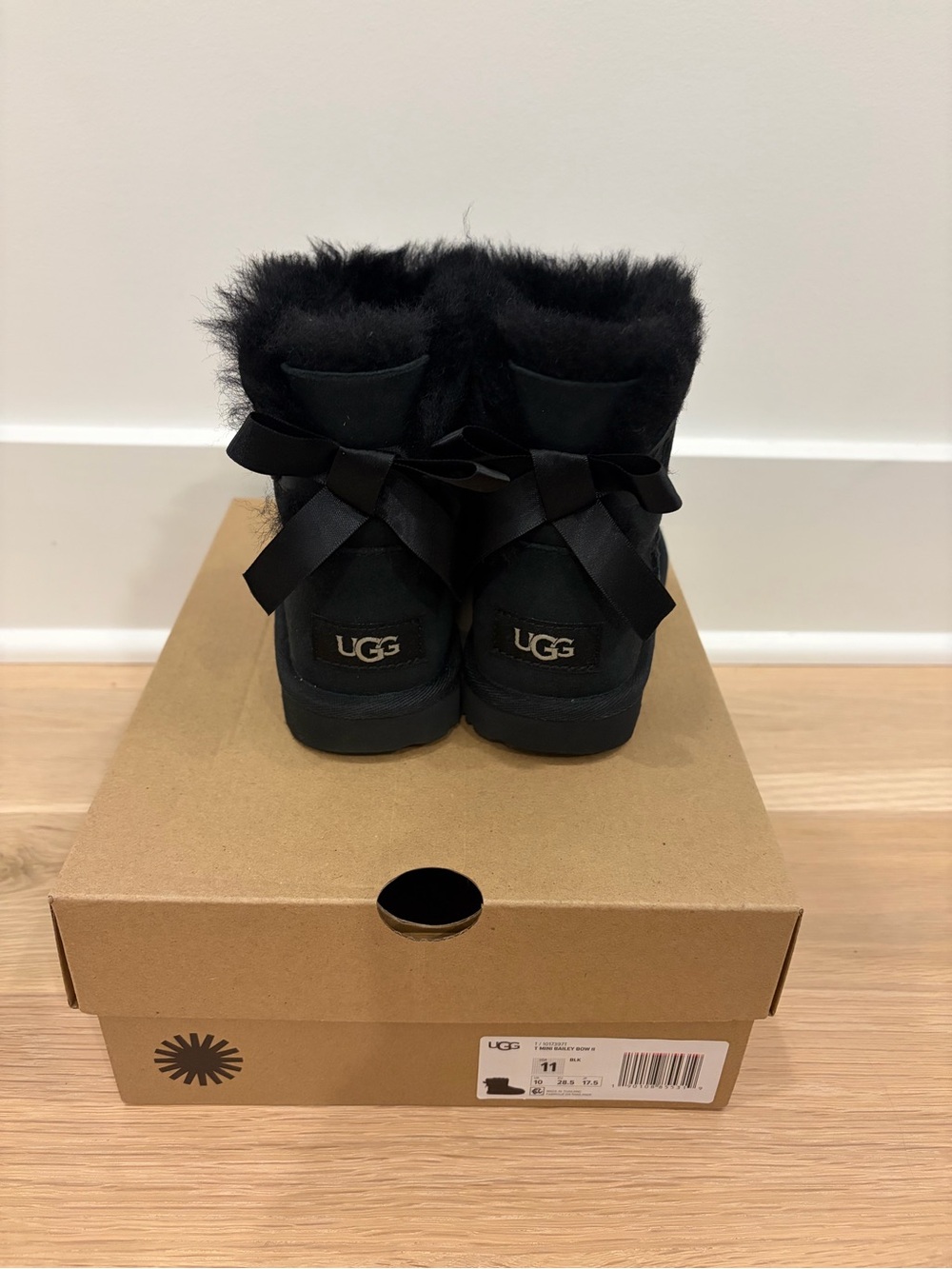 UGG Kids Black Mini Bailey II Bow Sheepskin Boots Toddler 11